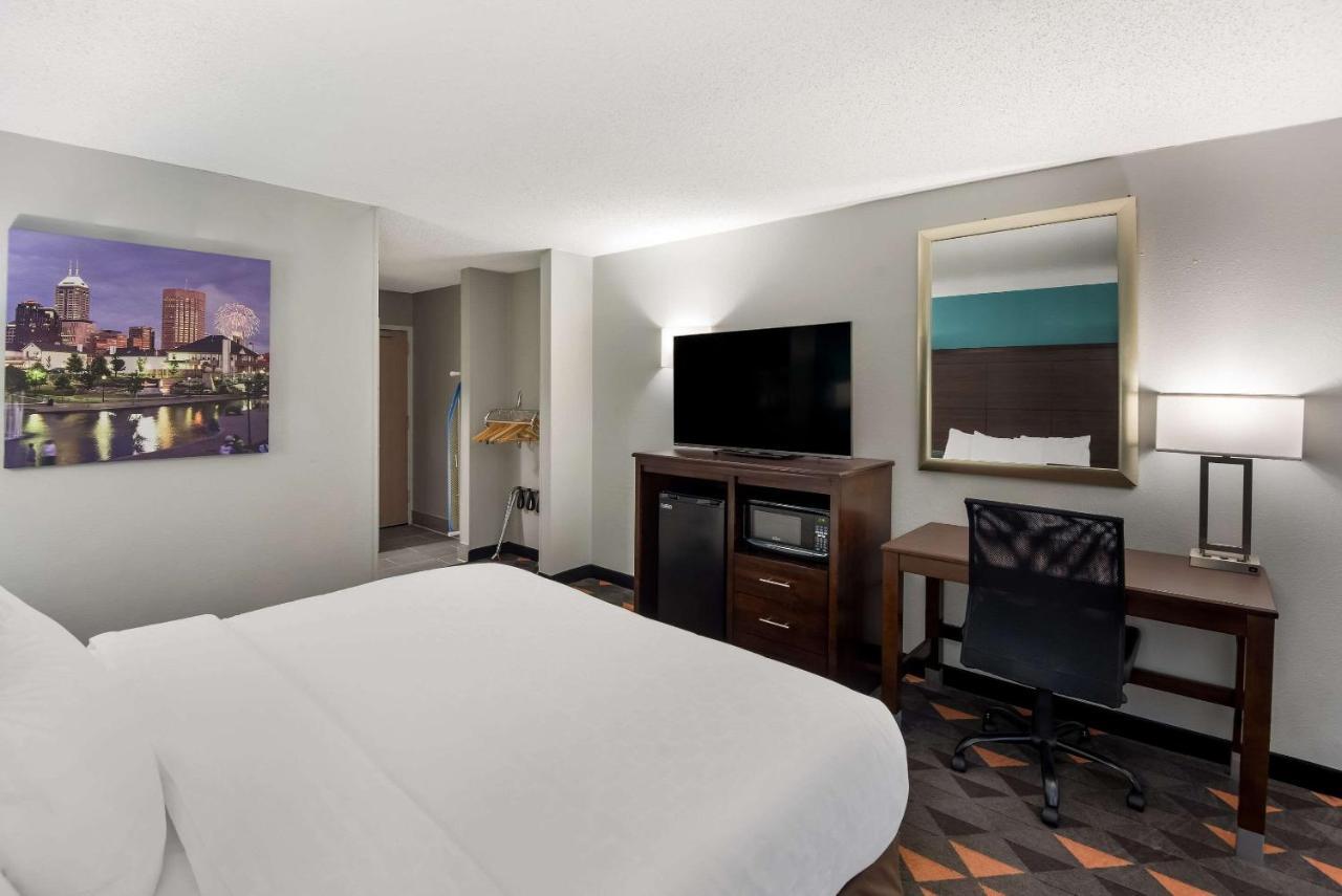 Clarion Pointe Indianapolis Northeast Hotell Castleton Exteriör bild