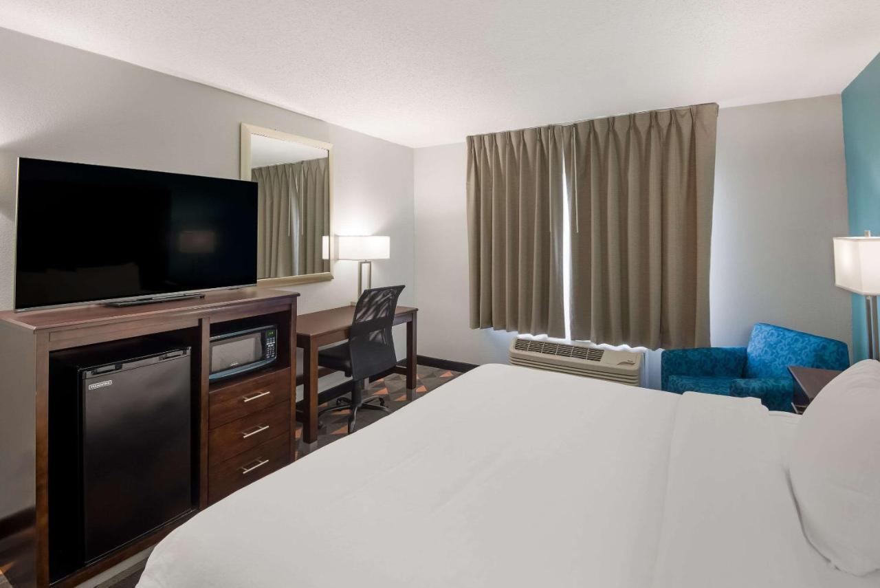 Clarion Pointe Indianapolis Northeast Hotell Castleton Exteriör bild