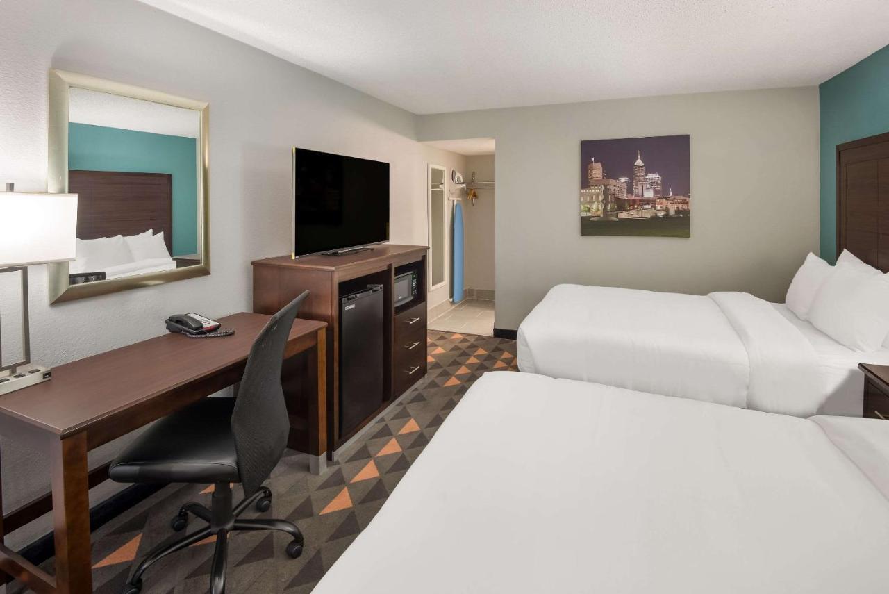 Clarion Pointe Indianapolis Northeast Hotell Castleton Exteriör bild