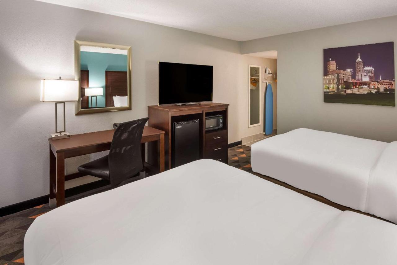 Clarion Pointe Indianapolis Northeast Hotell Castleton Exteriör bild