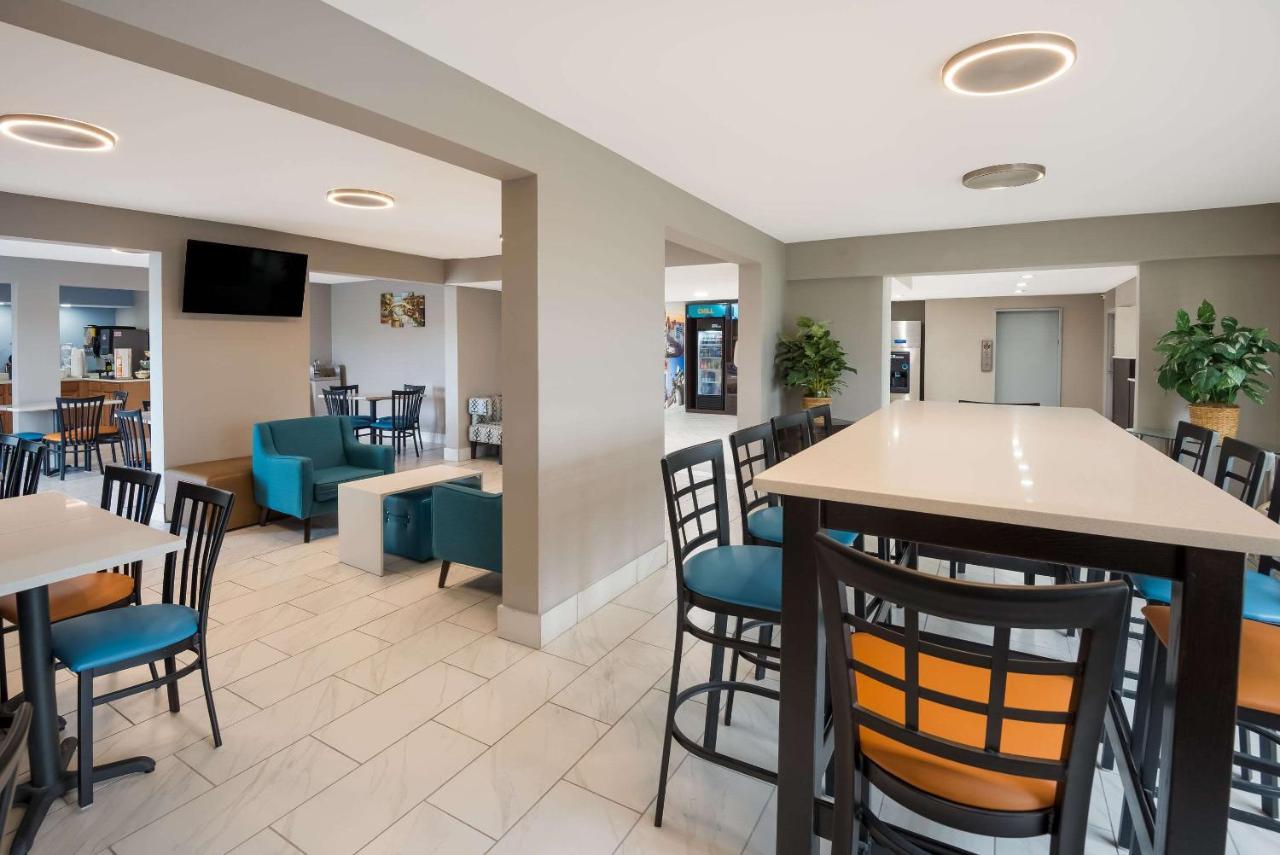 Clarion Pointe Indianapolis Northeast Hotell Castleton Exteriör bild