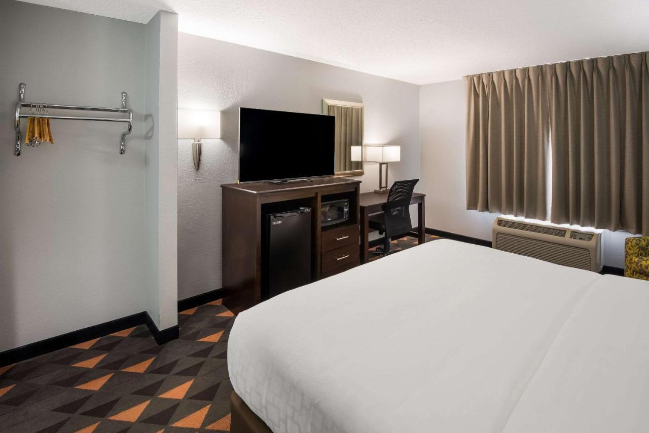 Clarion Pointe Indianapolis Northeast Hotell Castleton Exteriör bild